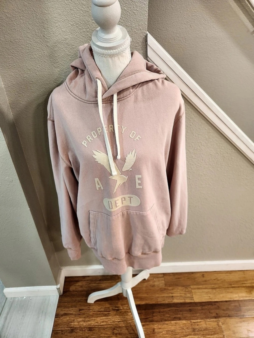 American Eagle Property of AE Dept Super Soft Graphic Hoodie Pink Medium